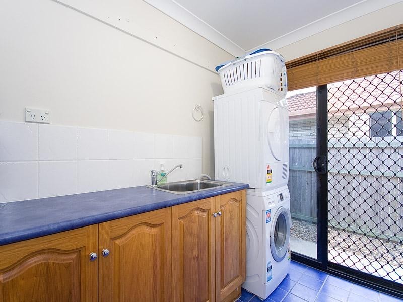 10 Selkirk Close, Oxley QLD 4075