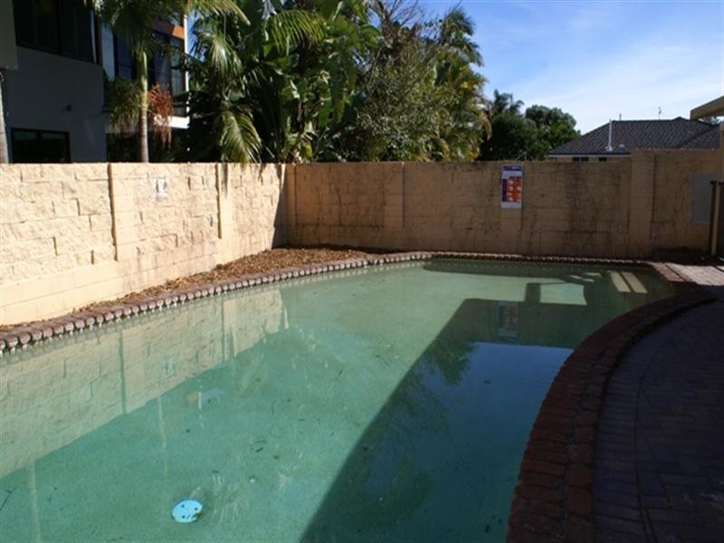 83 Nadine Street, Graceville QLD 4075