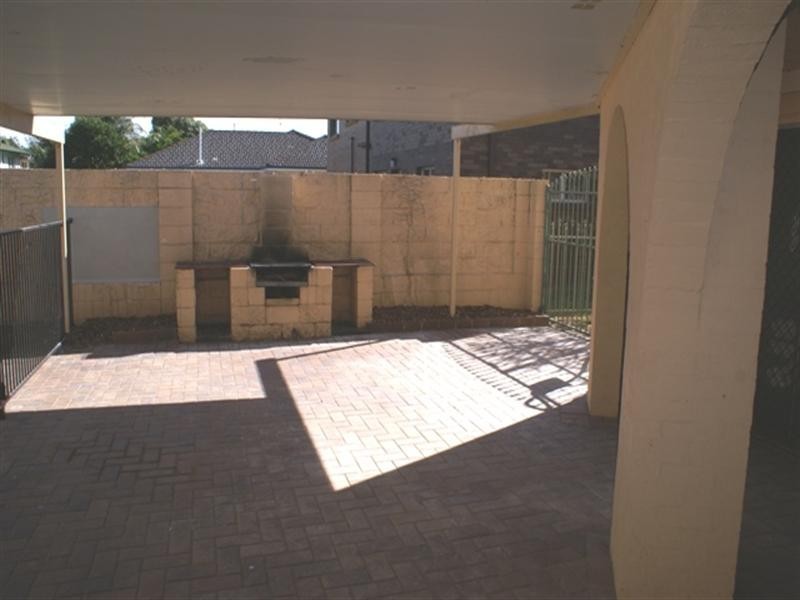 83 Nadine Street, Graceville QLD 4075