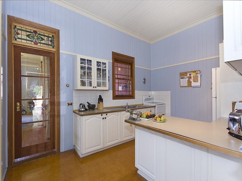 15 Young Street, Annerley QLD 4103