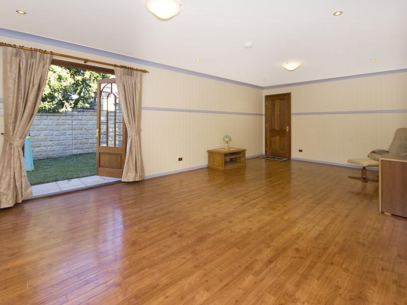 15 Young Street, Annerley QLD 4103