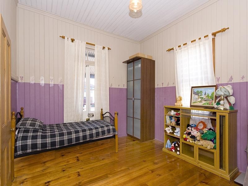 15 Young Street, Annerley QLD 4103