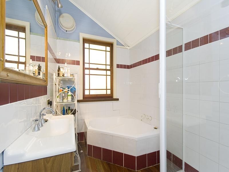 15 Young Street, Annerley QLD 4103