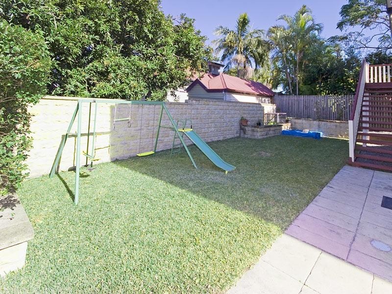 15 Young Street, Annerley QLD 4103