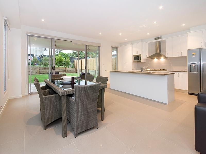 43 Ellen Street, Oxley QLD 4075