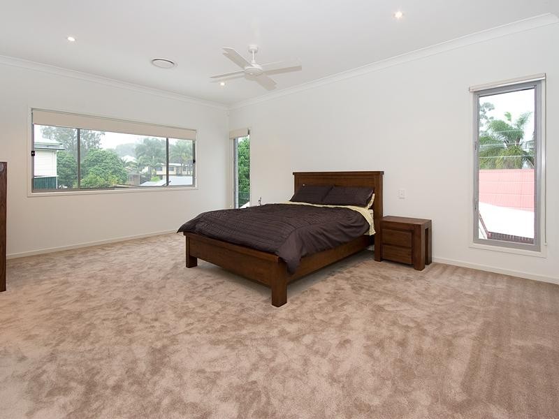 43 Ellen Street, Oxley QLD 4075