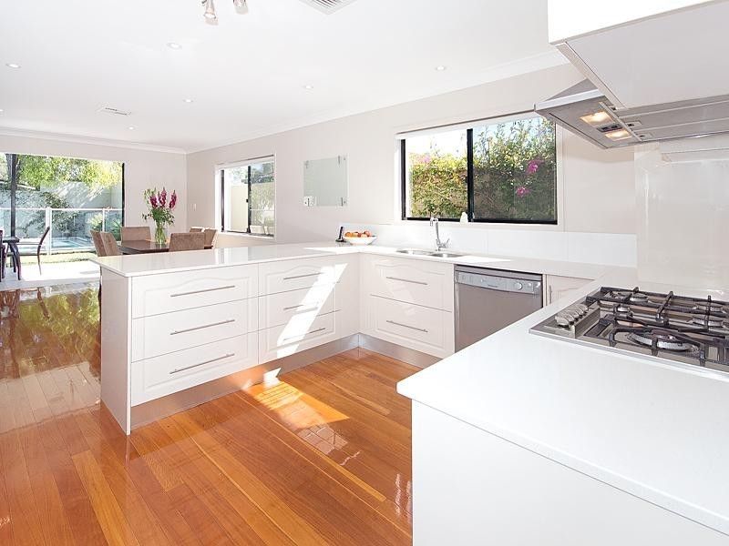 3 Elizabeth Street, Sherwood QLD 4075