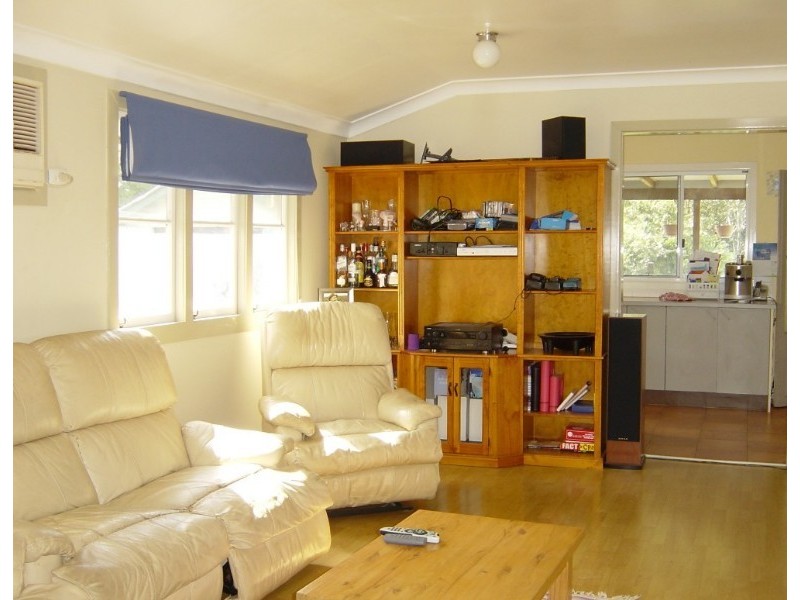 27 Enright Street, Oxley QLD 4075