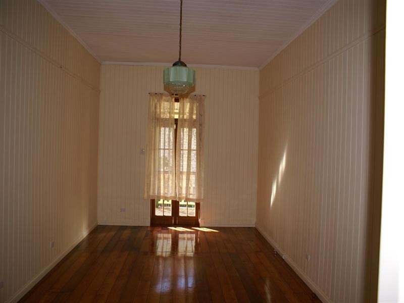 10 Crawford Road, Chelmer QLD 4068