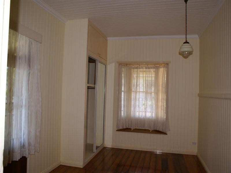 10 Crawford Road, Chelmer QLD 4068