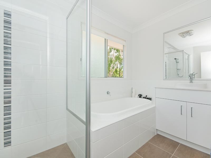 88 Oxley Station Road, Oxley QLD 4075