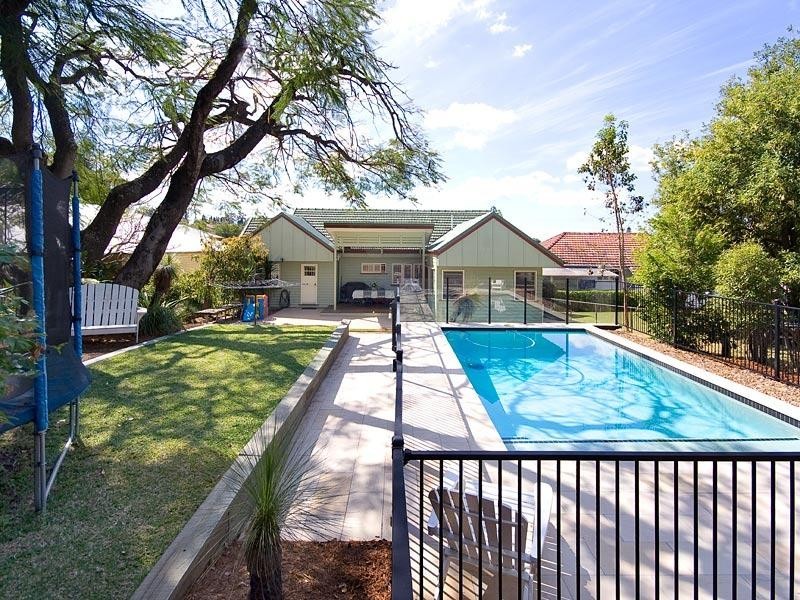 30 Menin Road, Corinda QLD 4075