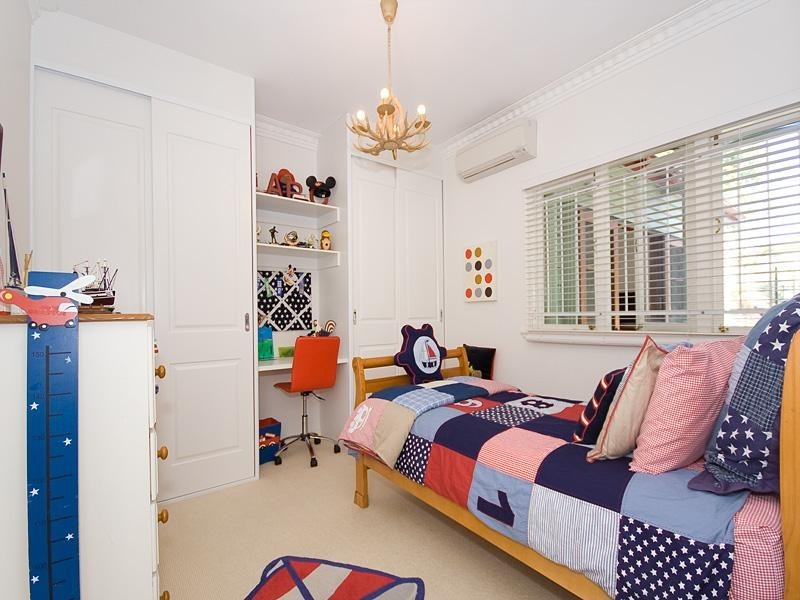 30 Menin Road, Corinda QLD 4075