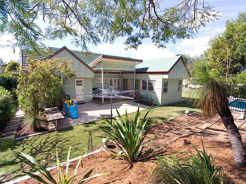 30 Menin Road, Corinda QLD 4075