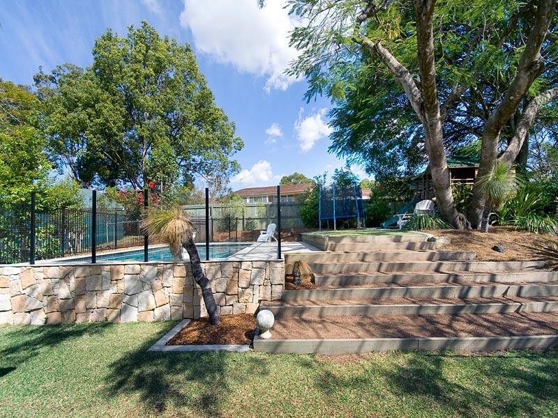 30 Menin Road, Corinda QLD 4075