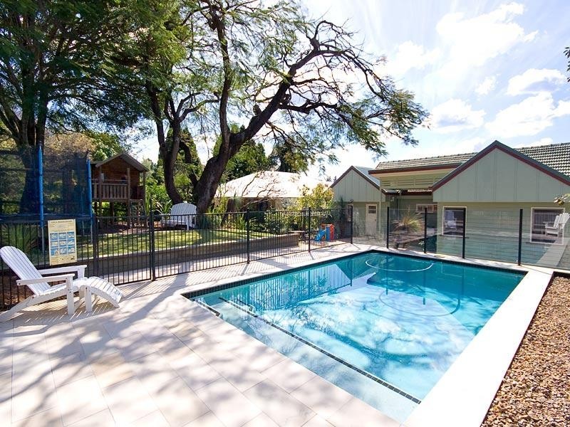 30 Menin Road, Corinda QLD 4075