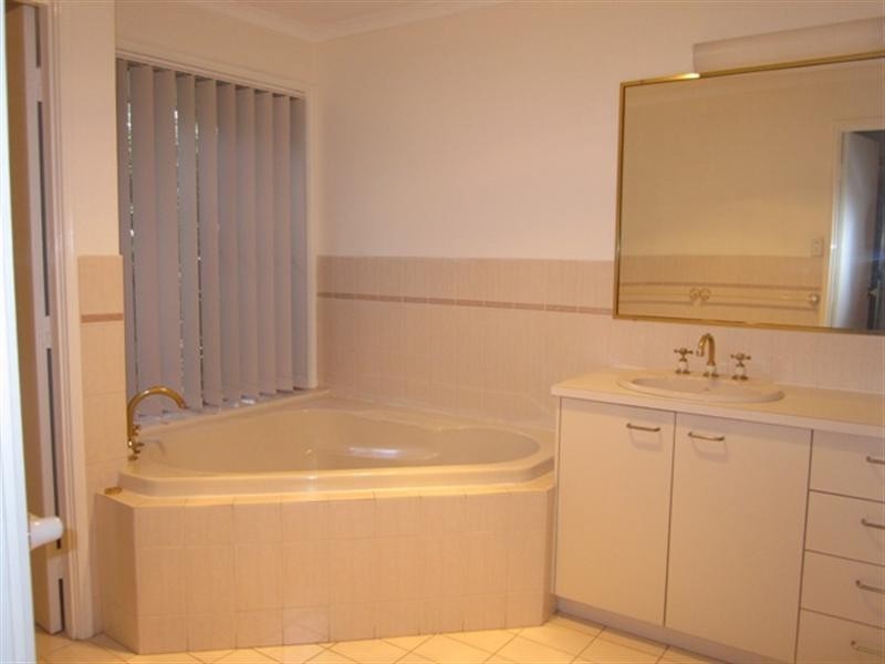 7 Elizabeth Street, Sherwood QLD 4075