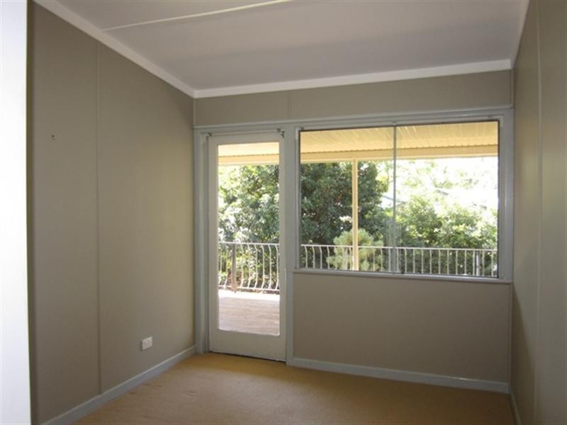 68 Seventeen Mile Rocks Road, Oxley QLD 4075