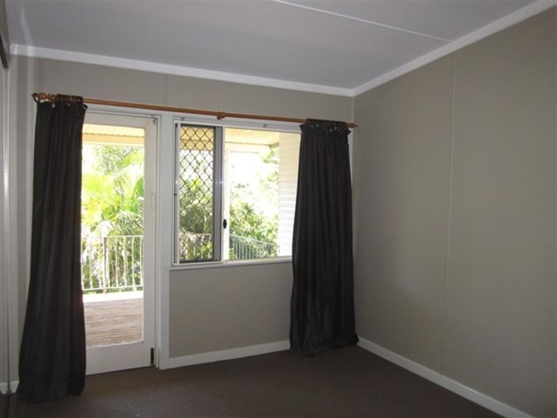 68 Seventeen Mile Rocks Road, Oxley QLD 4075