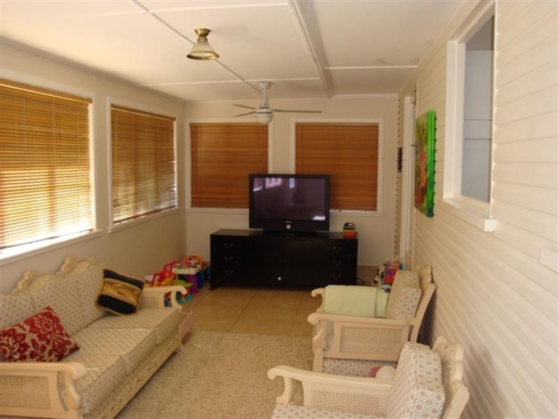 33 Lyon Avenue, Oxley QLD 4075