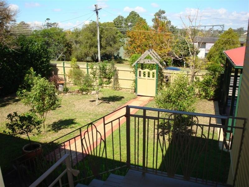 33 Lyon Avenue, Oxley QLD 4075