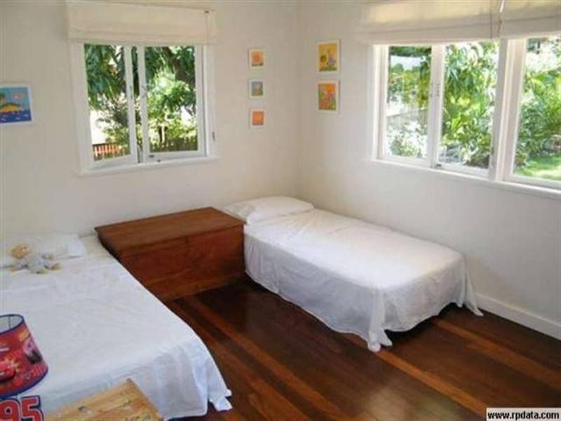 33 Lyon Avenue, Oxley QLD 4075