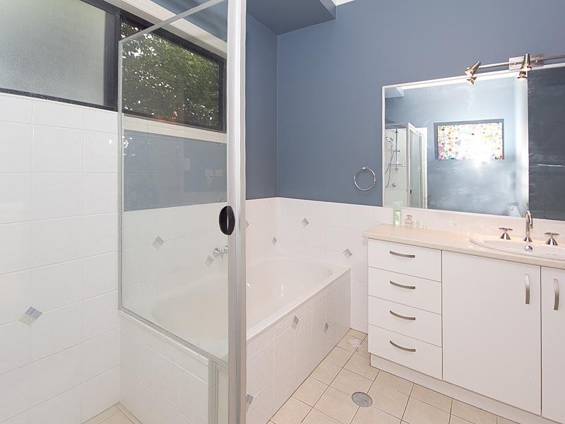 5 Pandorea Close, Seventeen Mile Rocks QLD 4073