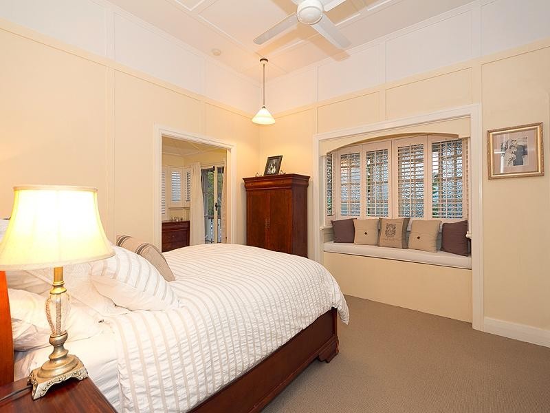 21 Jordan Street, Sherwood QLD 4075