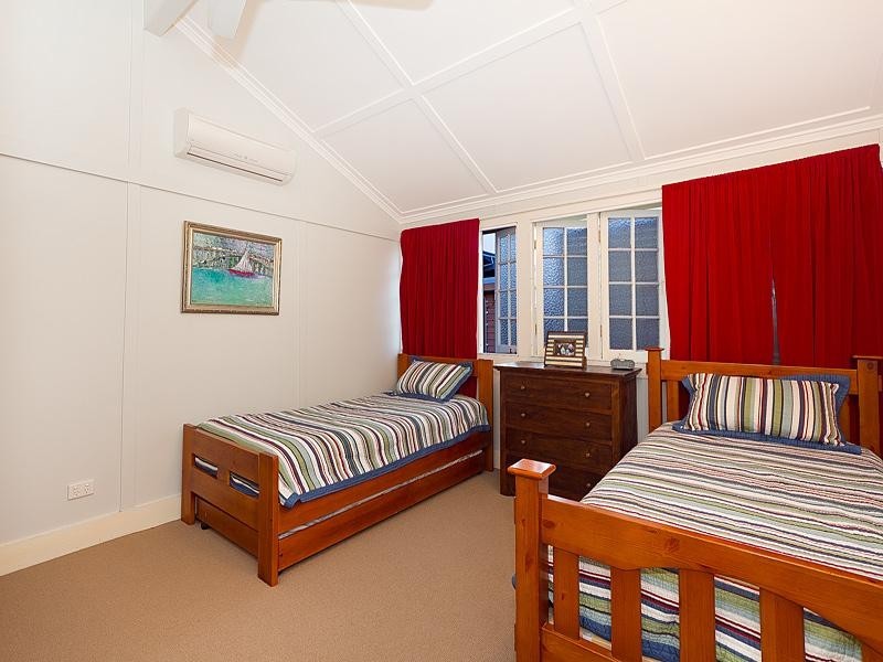 21 Jordan Street, Sherwood QLD 4075