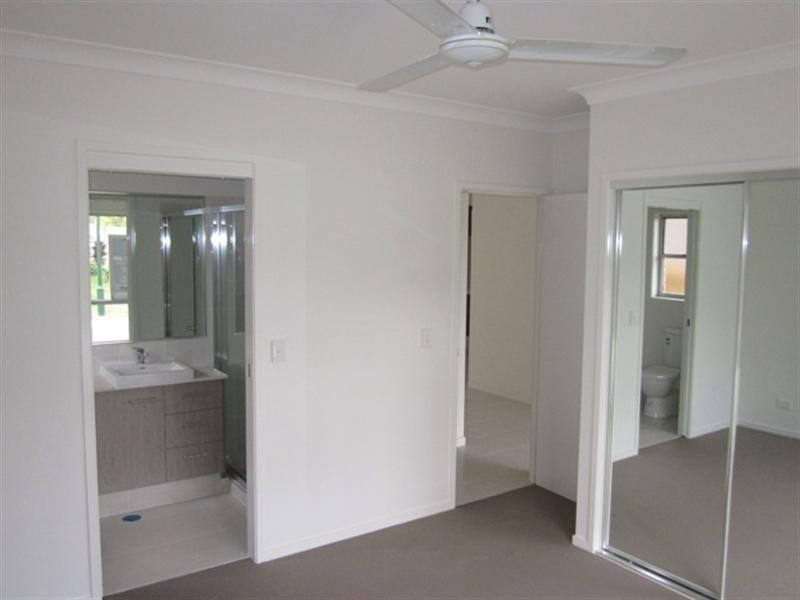 30 Sandi Street, Oxley QLD 4075