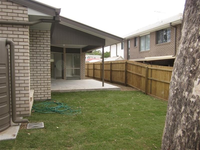 30 Sandi Street, Oxley QLD 4075