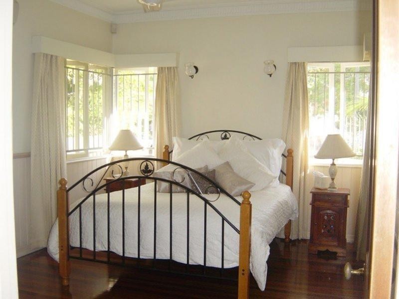 41 Kew Road, Graceville QLD 4075