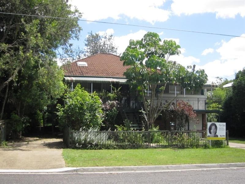 32 Thomas Street, Sherwood QLD 4075