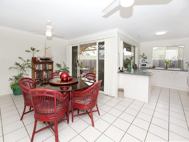 9 Chatfield Close, Oxley QLD 4075