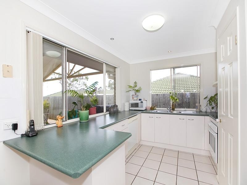 9 Chatfield Close, Oxley QLD 4075