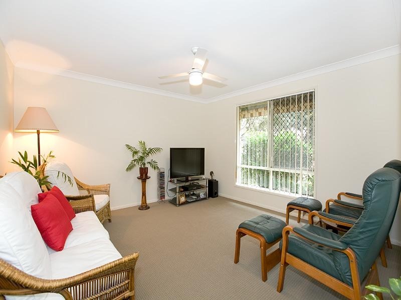 9 Chatfield Close, Oxley QLD 4075