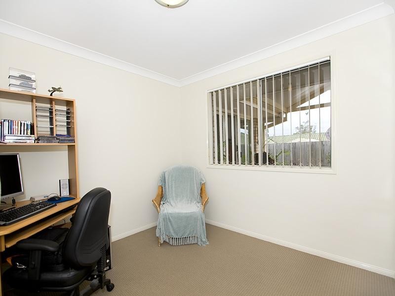 9 Chatfield Close, Oxley QLD 4075