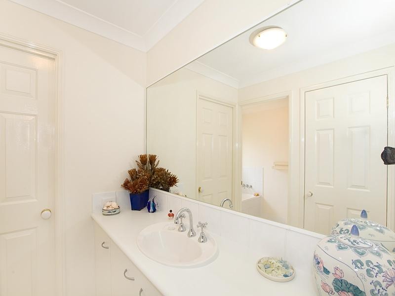 9 Chatfield Close, Oxley QLD 4075