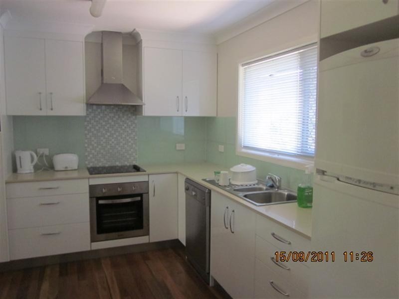 3 Lawson Street, Oxley QLD 4075