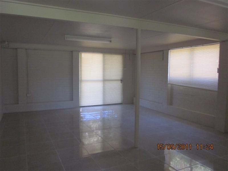 3 Lawson Street, Oxley QLD 4075