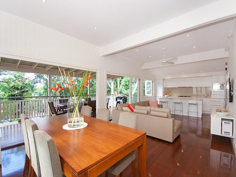 15 Rathlyn Avenue, Corinda QLD 4075