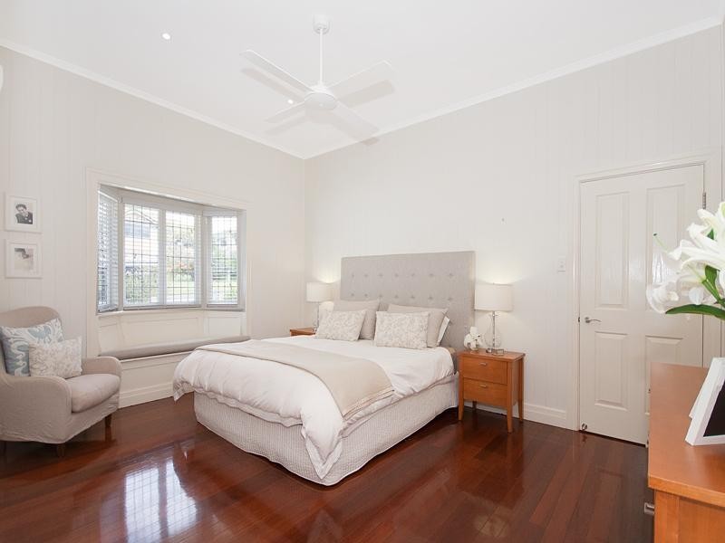 15 Rathlyn Avenue, Corinda QLD 4075