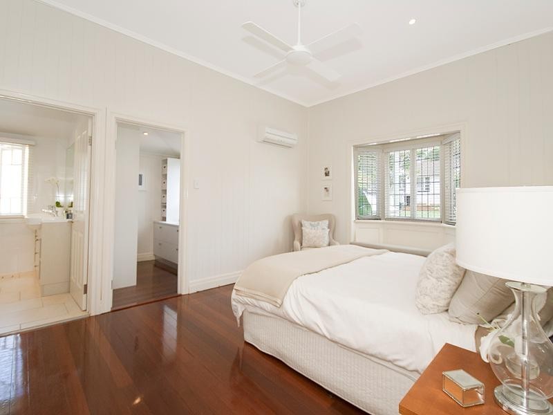 15 Rathlyn Avenue, Corinda QLD 4075