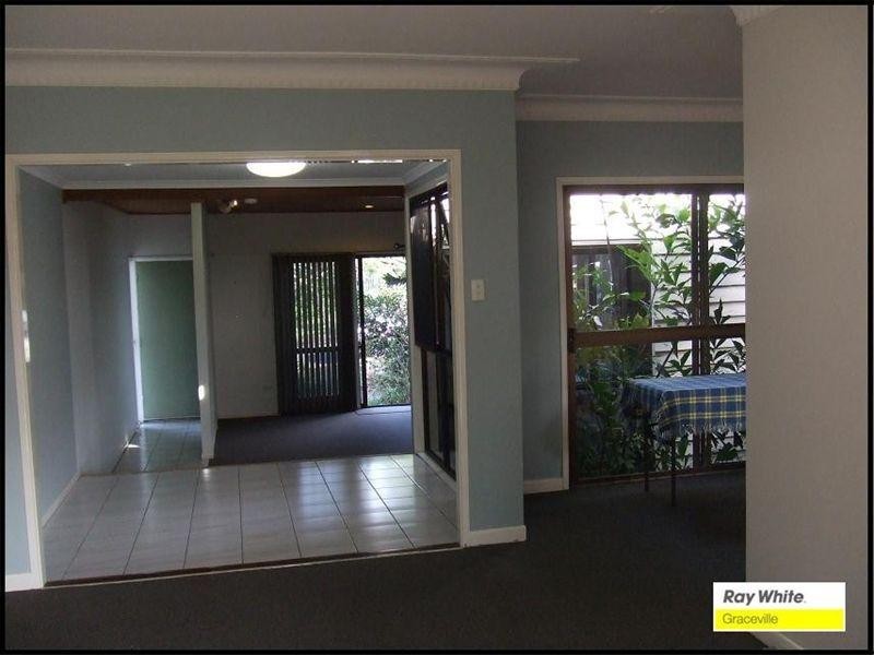 18 Ardoyne Road, Corinda QLD 4075