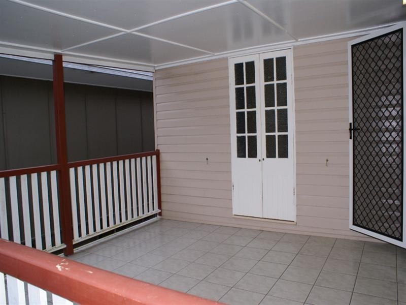 10 Tweedale Street, Graceville QLD 4075