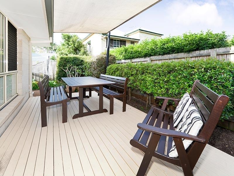 30 Kitchener Street, Sherwood QLD 4075