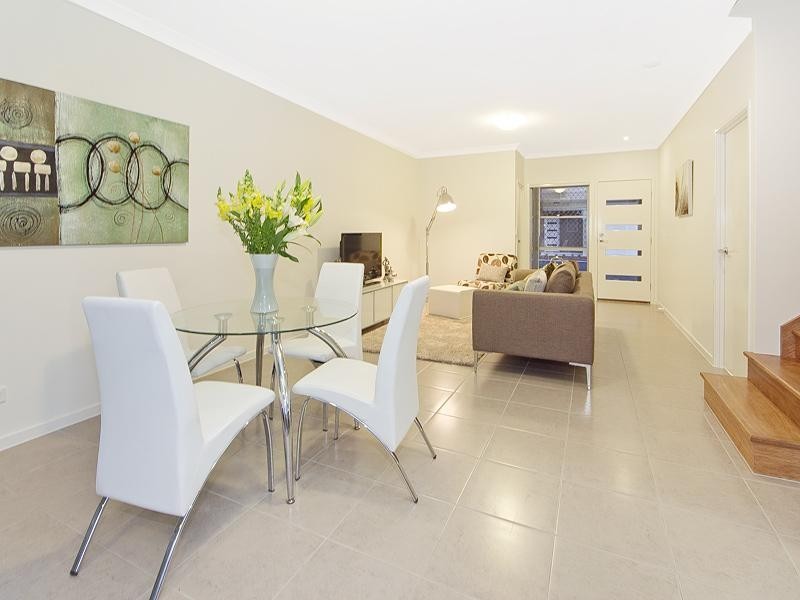 90 JUTLAND Street, Oxley QLD 4075