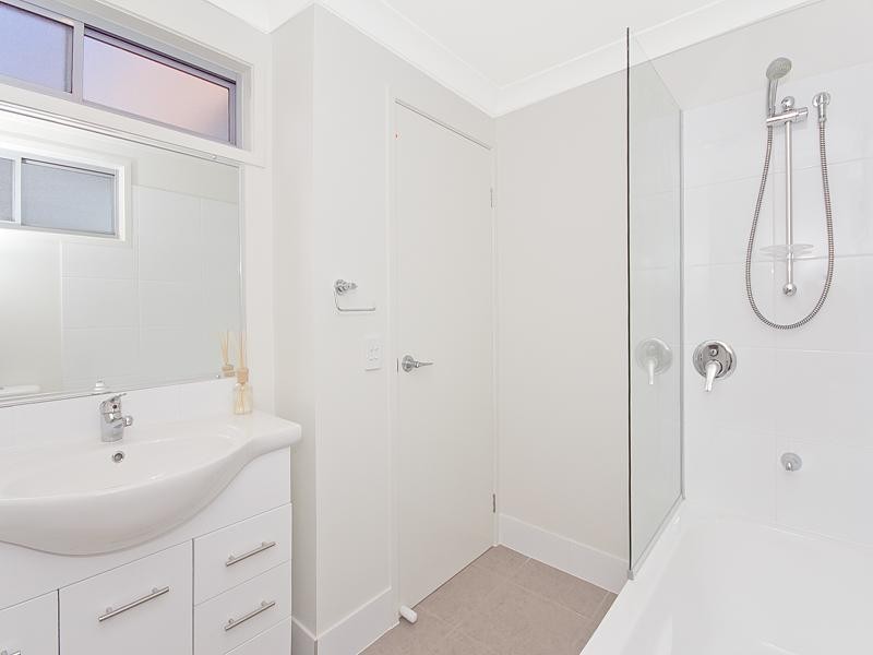 90 JUTLAND Street, Oxley QLD 4075