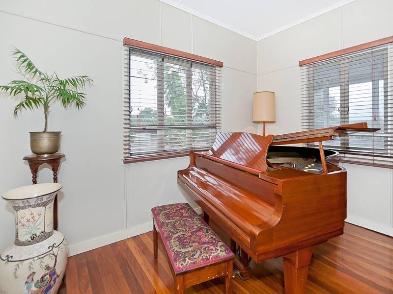 34 Bayford Street, Oxley QLD 4075