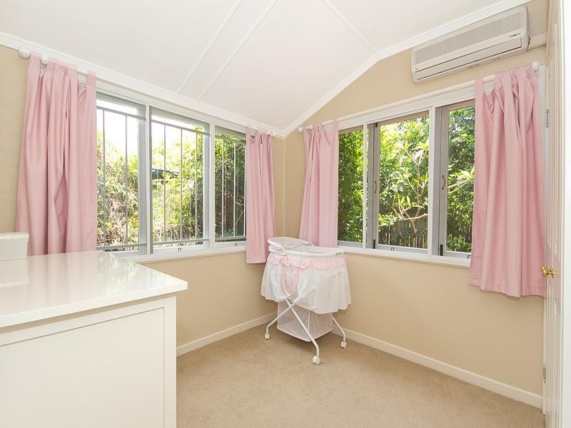 46 Sheffield Street, Oxley QLD 4075